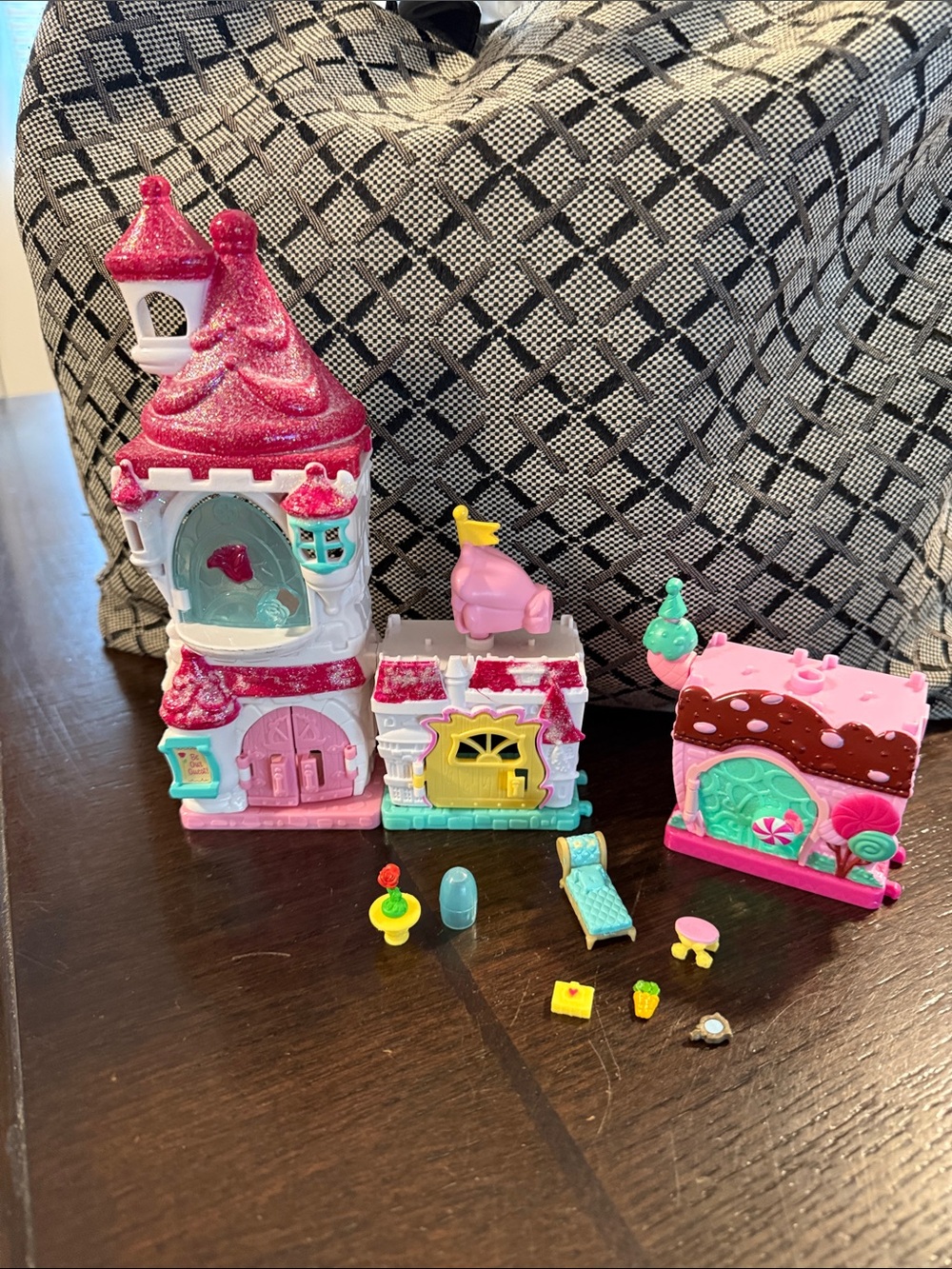 Disney Doorables Belle and Venelope Playset Piece Lot
